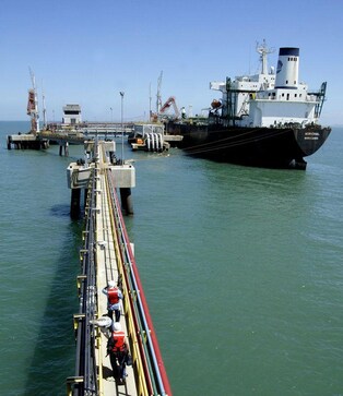 Exclusive: How Venezuela lost three oil supertankers to its Chinese partner Exclusive: How Venezuela lost three oil supertankers to its Chinese partner