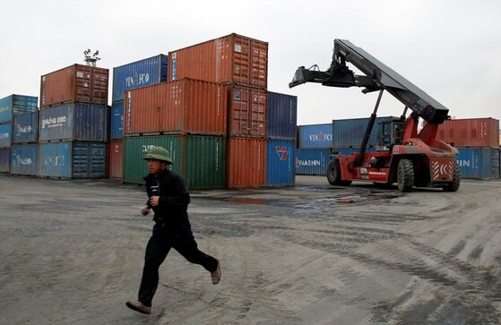 Insight: Supply chain reaction - trade war refugees race to relocate to Vietnam, Thailand Insight: Supply chain reaction - trade war refugees race to relocate to Vietnam, Thailand