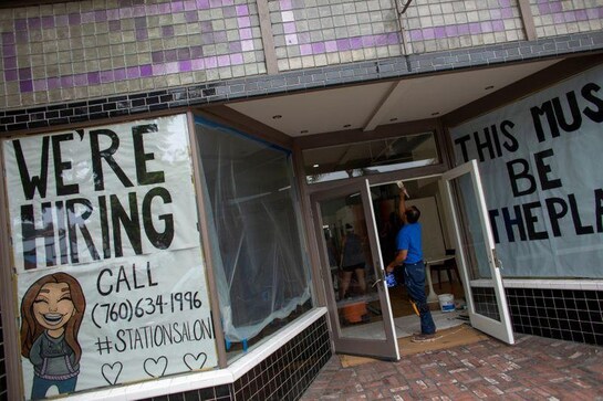 U.S. employment, services industry data point to slowing economic recovery U.S. employment, services industry data point to slowing economic recovery