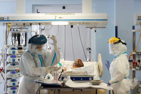 Italy reports 30,550 new coronavirus cases, 352 deaths - health ministry Italy reports 30,550 new coronavirus cases, 352 deaths - health ministry