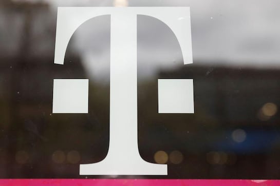 T-Mobile beats postpaid phone subscriber estimates T-Mobile beats postpaid phone subscriber estimates