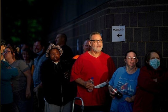U.S. job openings rise slightly in September