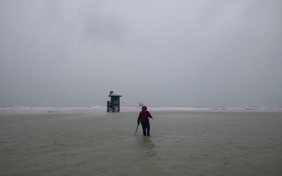 Storm Eta drenches Tampa Bay, threatens more flooding as it moves offshore Storm Eta drenches Tampa Bay, threatens more flooding as it moves offshore