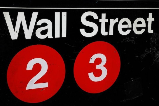 Wall Street mixed as shutdowns, jobless data lure investors back to market leaders Wall Street mixed as shutdowns, jobless data lure investors back to market leaders