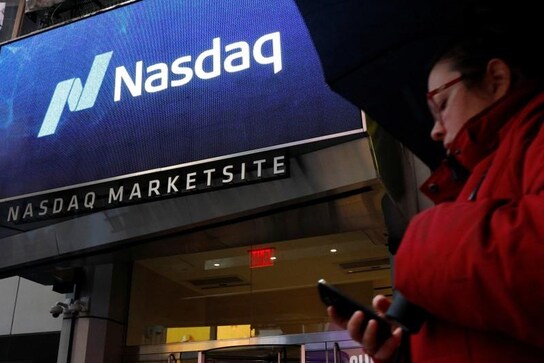 Nasdaq goes bear as momentum plays run out of gas Nasdaq goes bear as momentum plays run out of gas