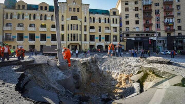 Ukraine: Russian forces fire on cities not far from Zaporizhzhia nuclear power plant Ukraine: Russian forces fire on cities not far from Zaporizhzhia nuclear power plant