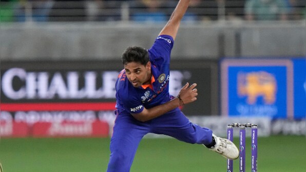Asia Cup2022: Bhuvneshwar Kumar is gold for Team India, says Varun Aaron