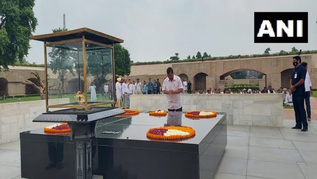 ‘High-voltage drama’: Congress on Arvind Kerjiwal's Rajghat visit, allegations of poaching against BJP ‘High-voltage drama’: Congress on Arvind Kerjiwal's Rajghat visit, allegations of poaching against BJP