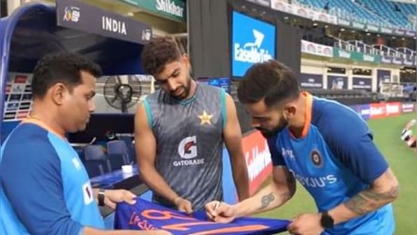 Asia Cup 2022: Virat Kohli gifts signed India jersey to Pakistan's Haris Rauf; watch