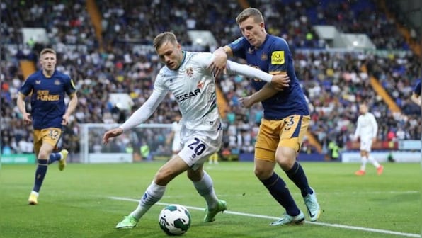 Newcastle United escape League Cup shock, Luis Sinisterra stars for Leeds United