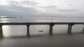 UP: Tractor-trolley fell into Garra river, 24 people on board; rescue operation on