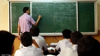 Student injured after classroom ceiling fan falls on her in Delhi's government school