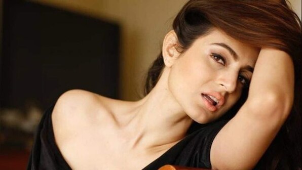 Bollywood actor Ameesha Patel gets relief, SC stays criminal proceedings in 'cheating' case