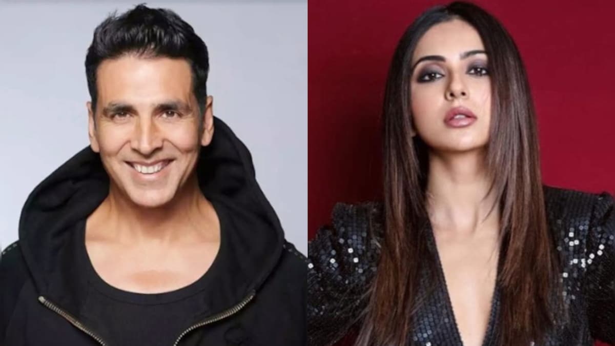 Akshay Kumar pulls a prank on his Cuttputlli co-star Rakul Preet Singh, leaves her stranded in a puddle