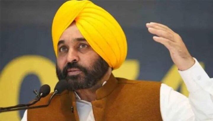 Punjab: CM Bhagwant Mann goes into huddle with AAP MLAs after the governor cancels special Assembly session
