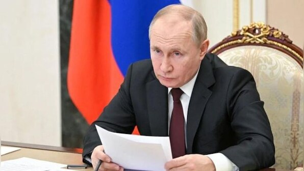 Occupied Ukrainian regions to ask Russian President Vladimir Putin to take over them