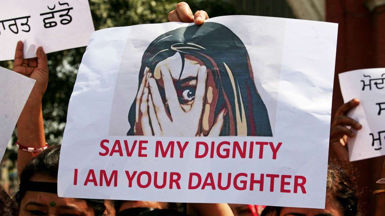 Lakhimpur Dalit teen sisters were raped, strangulated to death before being hanged from tree, confirms autopsy report Lakhimpur Dalit teen sisters were raped, strangulated to death before being hanged from tree, confirms autopsy report