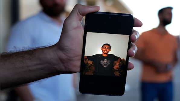 Lebanon shipwreck: Toll rises to 89; army arrests 'suspected' smuggler