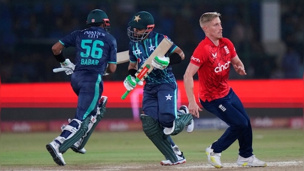 'Itne selfish players': Pakistan seamer posts sarcastic tweet after thumping win over England