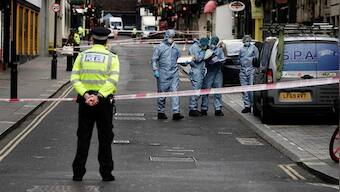 Man chanting ‘Allahu Akbar’ stabs two police officers, one of them thrice