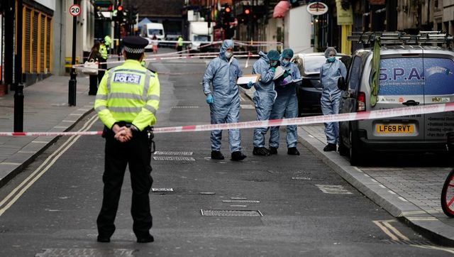 Man chanting ‘Allahu Akbar’ stabs two police officers, one of them thrice Man chanting ‘Allahu Akbar’ stabs two police officers, one of them thrice