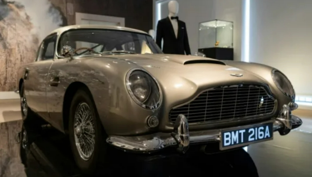 Licence to Bill: Bond's Aston Martin sells for nearly £3 million Licence to Bill: Bond's Aston Martin sells for nearly £3 million