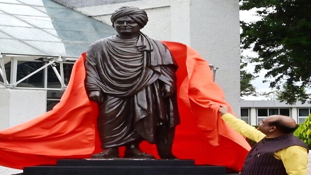 Lok Sabha Speaker Om Birla unveils first statue of Swami Vivekananda in Mexico Lok Sabha Speaker Om Birla unveils first statue of Swami Vivekananda in Mexico