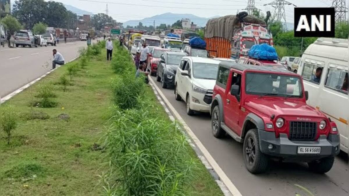 Heavy rains trigger landslides, block Jammu-Kashmir highway in Ramban ...