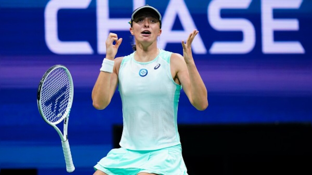 US Open 2022: Iga Swiatek comes from behind to beat Aryna Sabalenka ...