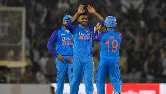 Axar Patel makes claim for Ravindra Jadeja’s vacant T20 World Cup spot with strong bowling spell Axar Patel makes claim for Ravindra Jadeja’s vacant T20 World Cup spot with strong bowling spell