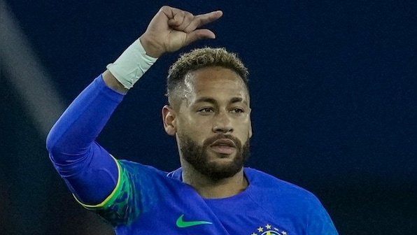 Neymar backs president Jair Bolsonaro in Brazil election campaign
