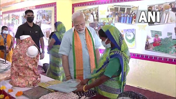 ‘One woman from every rural home to be part of SHG campaigns run by Centre’: Modi