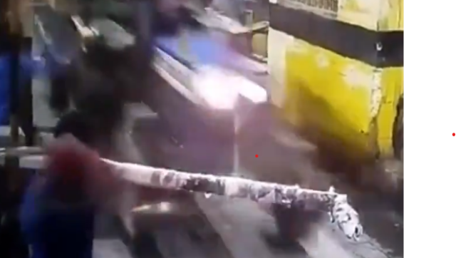 Watch: 13 'mafia-controlled' tractors break barricades at Agra toll plaza Watch: 13 'mafia-controlled' tractors break barricades at Agra toll plaza