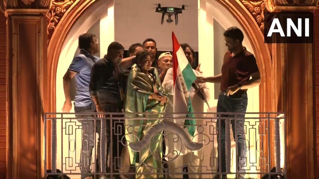 Sourav Ganguly waves tricolour from 'Lord’s balcony' in Kolkata Durga Puja pandal Sourav Ganguly waves tricolour from 'Lord’s balcony' in Kolkata Durga Puja pandal