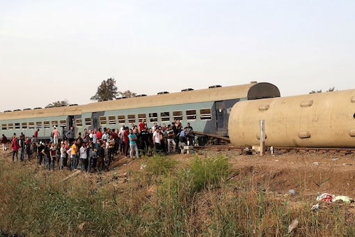 Bihar: 20 wagons of goods train derails in Sasaram, no injuries reported Bihar: 20 wagons of goods train derails in Sasaram, no injuries reported