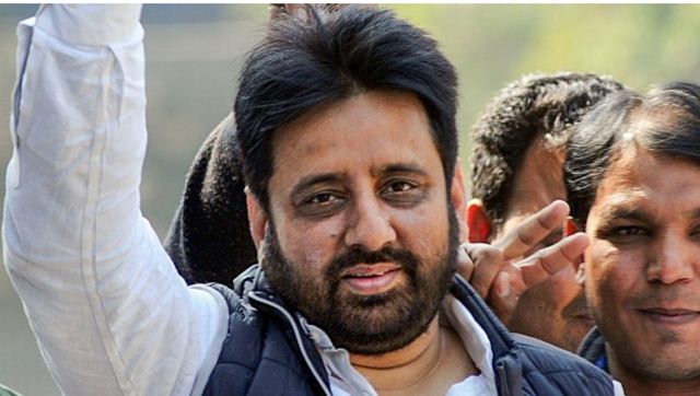 In video, AAP MLA Amanatullah Khan's family, supporters assault ACB senior officer during raids at his Jamia Nagar house In video, AAP MLA Amanatullah Khan's family, supporters assault ACB senior officer during raids at his Jamia Nagar house
