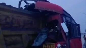 Maharashtra: One died, three injured in truck-bus collision in Pune