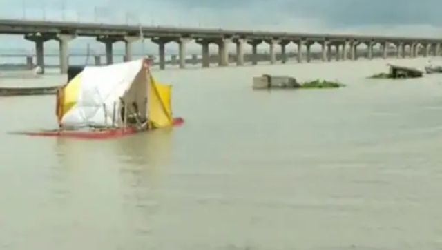 Delhi: Yamuna water level nears warning mark, likely to breach today Delhi: Yamuna water level nears warning mark, likely to breach today