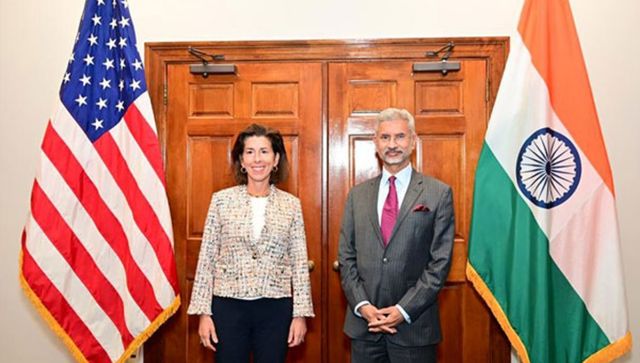 EAM Jaishankar meets US Commerce Secretary Gina Raimondo, discusses Indo-Pacific Economic Framework EAM Jaishankar meets US Commerce Secretary Gina Raimondo, discusses Indo-Pacific Economic Framework