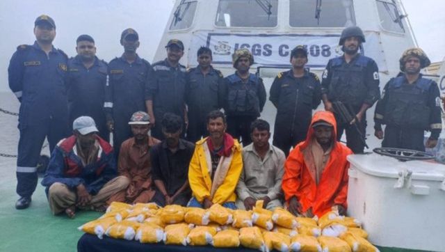 6 Pakistanis nabbed with 40 kg heroin off Gujarat coast 6 Pakistanis nabbed with 40 kg heroin off Gujarat coast