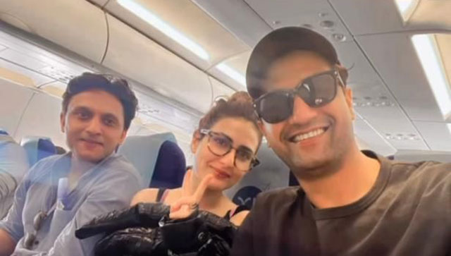 Fatima Sana Shaikh jets off for the shoot of Sam Bahadur with her 'Achche Bachche' Vicky Kaushal and Mohd Zeeshan Ayyub Fatima Sana Shaikh jets off for the shoot of Sam Bahadur with her 'Achche Bachche' Vicky Kaushal and Mohd Zeeshan Ayyub