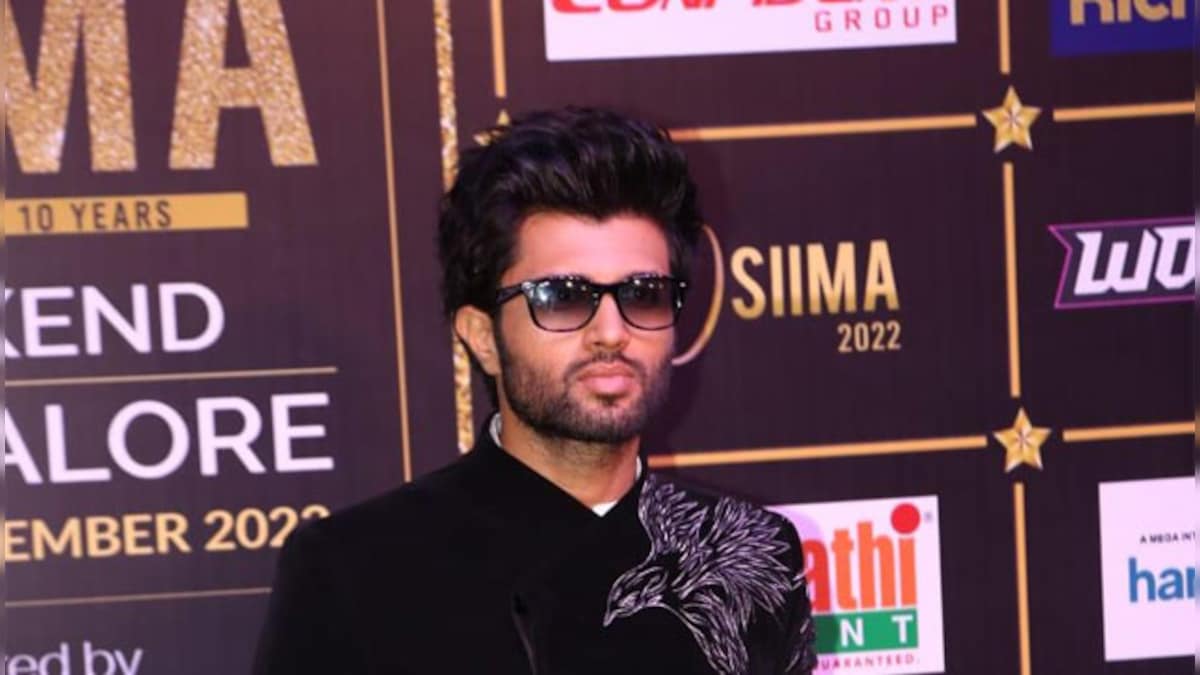 Vijay Deverakonda looks dapper at SIIMA 2022 as he makes maiden appearance post Liger failure