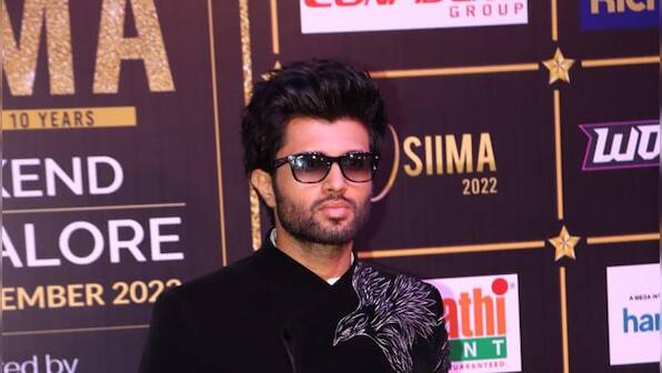 Vijay Deverakonda looks dapper at SIIMA 2022 as he makes maiden appearance post Liger failure