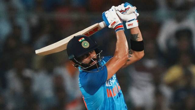 India vs Australia: Virat Kohli bats in full flow to hit half century in chase; watch video India vs Australia: Virat Kohli bats in full flow to hit half century in chase; watch video