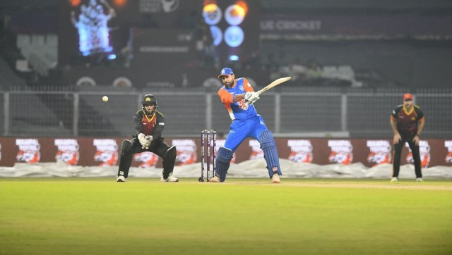 Legends League Cricket 2022: Yusuf Pathan, Tanmay Srivastava help India Maharajas beat World Giants in charity T20 match Legends League Cricket 2022: Yusuf Pathan, Tanmay Srivastava help India Maharajas beat World Giants in charity T20 match