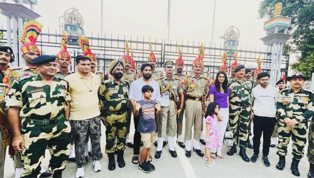Allu Arjun and his family pose with the BSF personnel, actor says, 'What an honour' Allu Arjun and his family pose with the BSF personnel, actor says, 'What an honour'