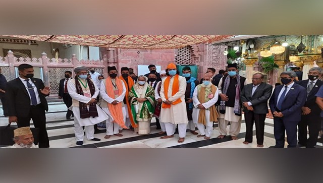 Bangladesh PM Sheikh Hasina visits Delhi's Nizamuddin Dargah Bangladesh PM Sheikh Hasina visits Delhi's Nizamuddin Dargah