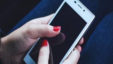 Andhra Pradesh: Power staff barred from using mobile phones
