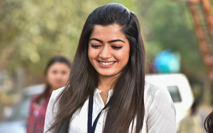 Rashmika Mandanna looks adorable for Goodbye’s trailer launch event, meets fans