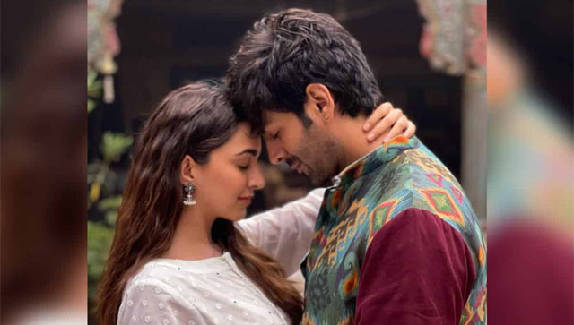 Kartik Aaryan shoots for Satyaprem Ki Katha, shares picture from the set Kartik Aaryan shoots for Satyaprem Ki Katha, shares picture from the set